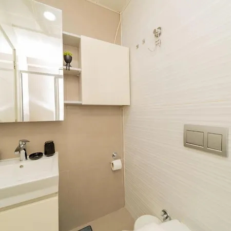 W Shared Pool 3 Min To Mall Of Apartman
